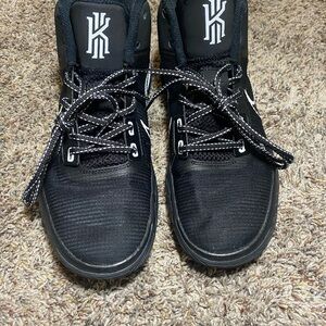 Nike Kyrie Flytrap 4 Black and White